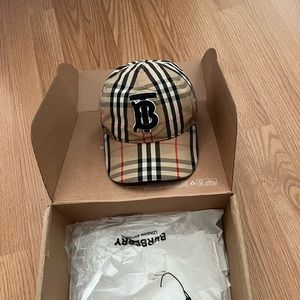 Burberry hat